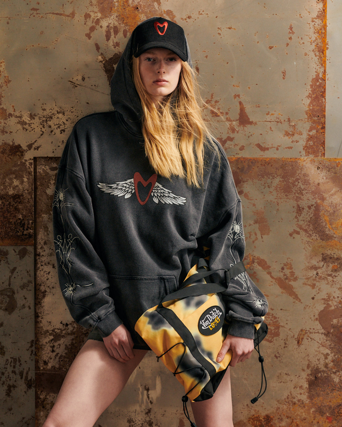 BLACK VINTAGE WASH HOODIE (OVERSIZE)