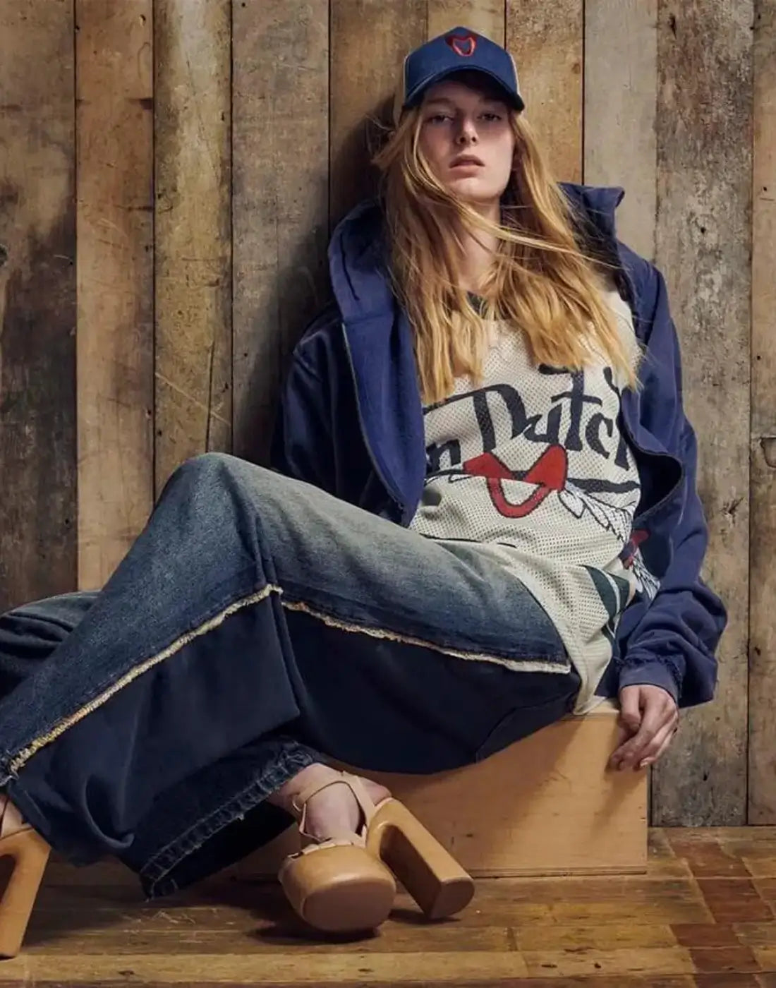 DARK BLUE DENIM HEART TRUCKER