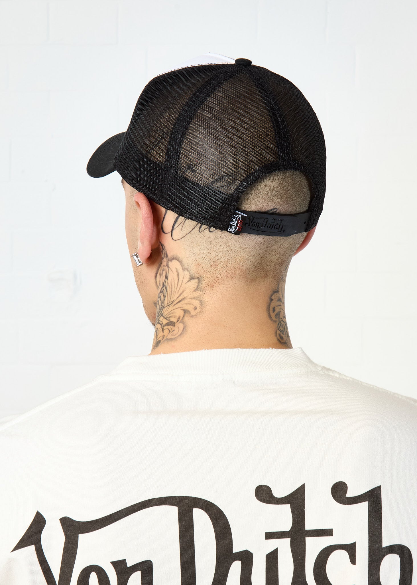 BLACK & WHITE LOVES TRUCKER