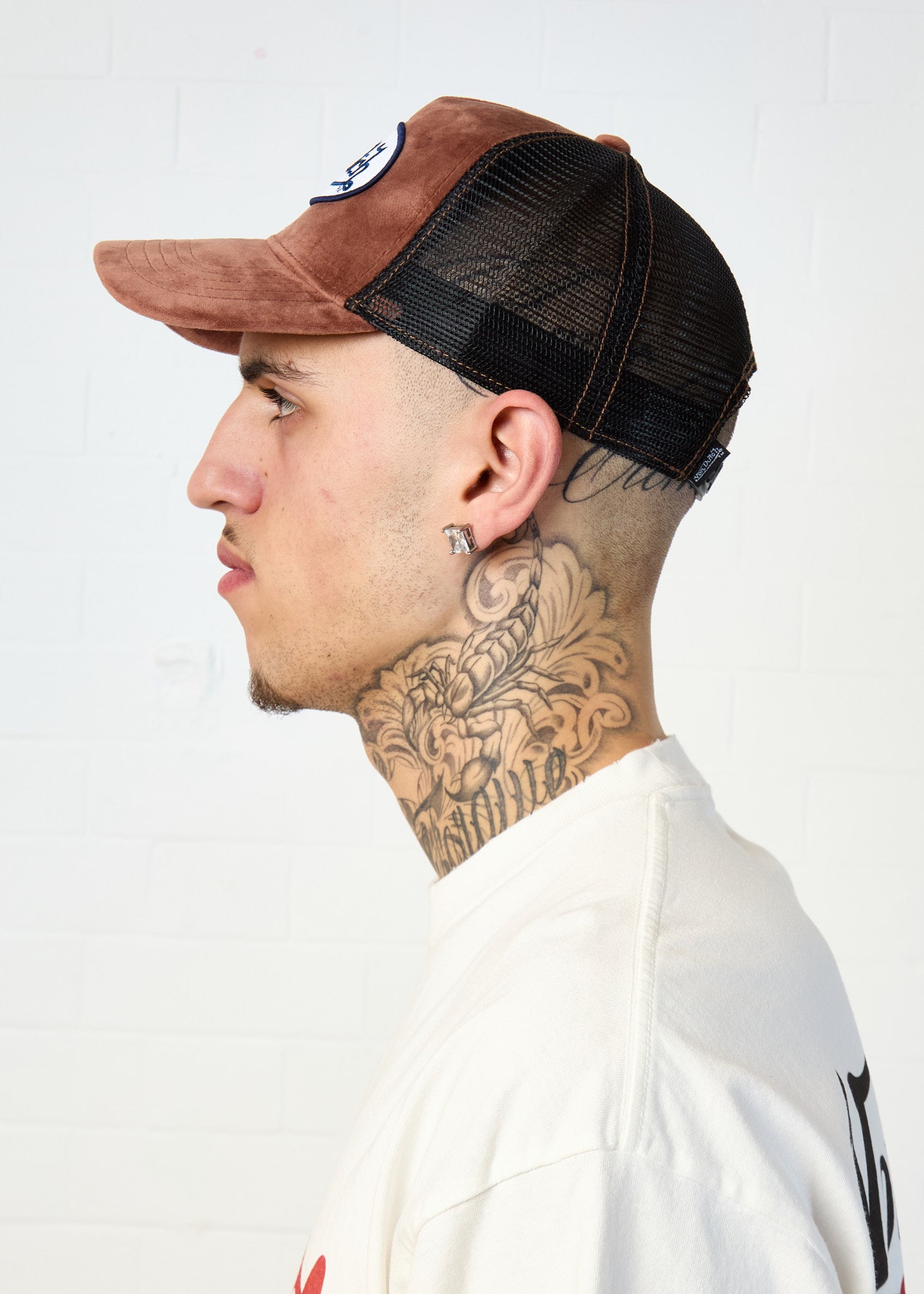 MAHOGANY VELVET TRUCKER