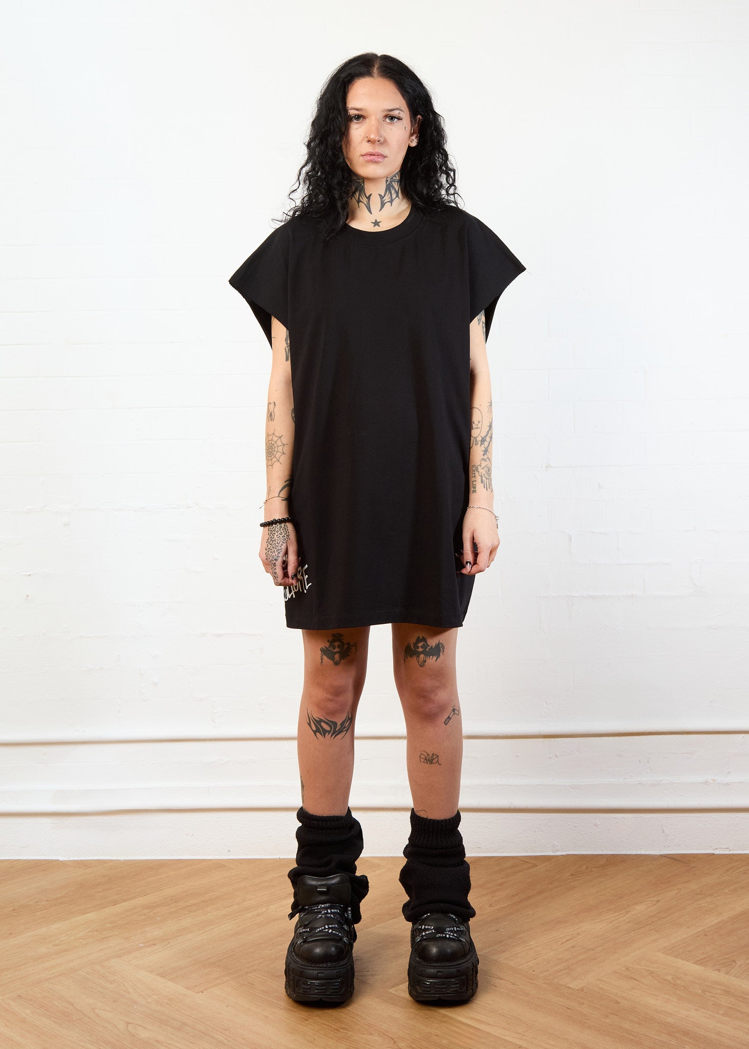 VINTAGE CULTURE X VON DUTCH LOVES LIMITED-EDITION MUSCLE T-SHIRT