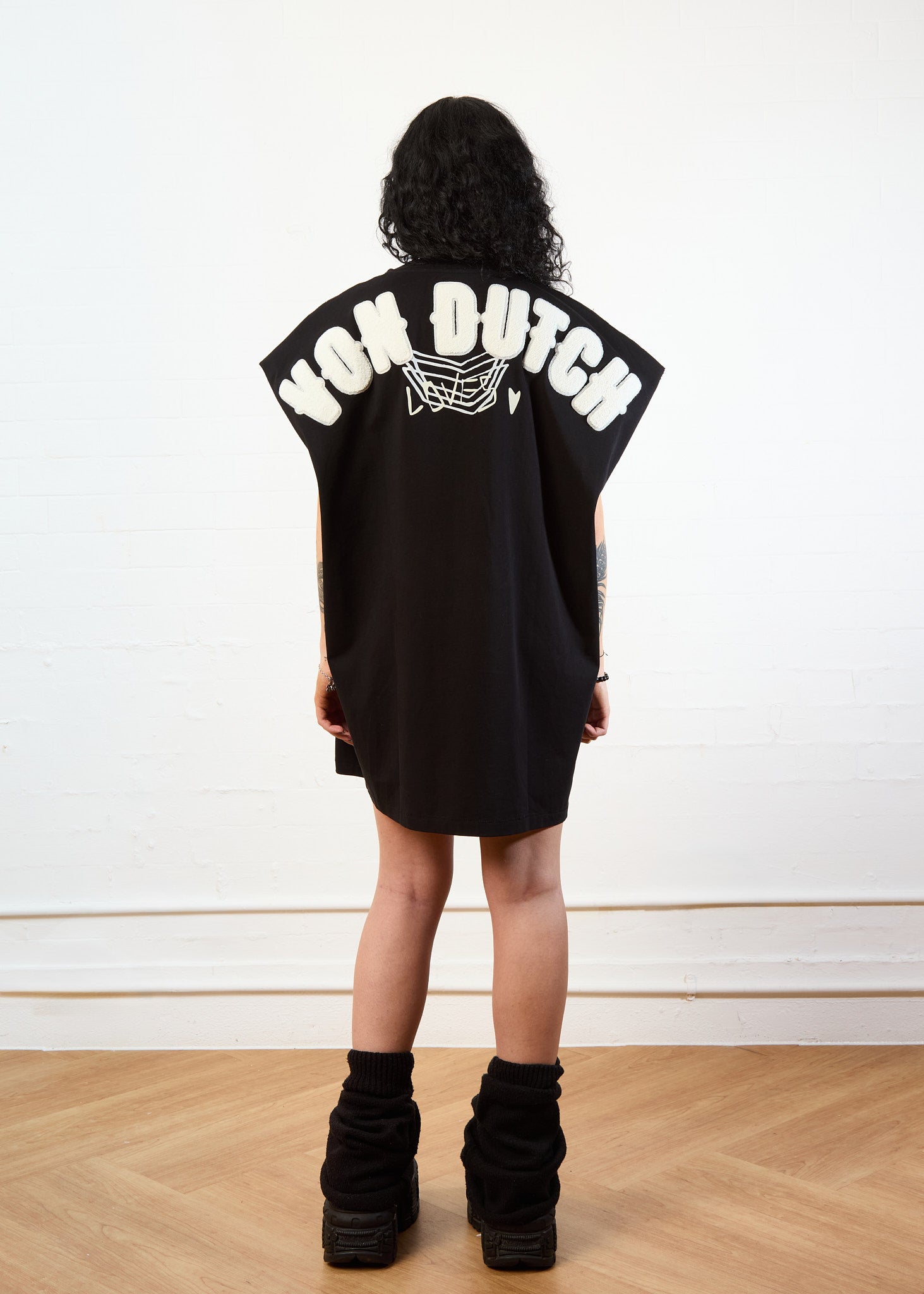 VINTAGE CULTURE X VON DUTCH LOVES LIMITED-EDITION MUSCLE T-SHIRT