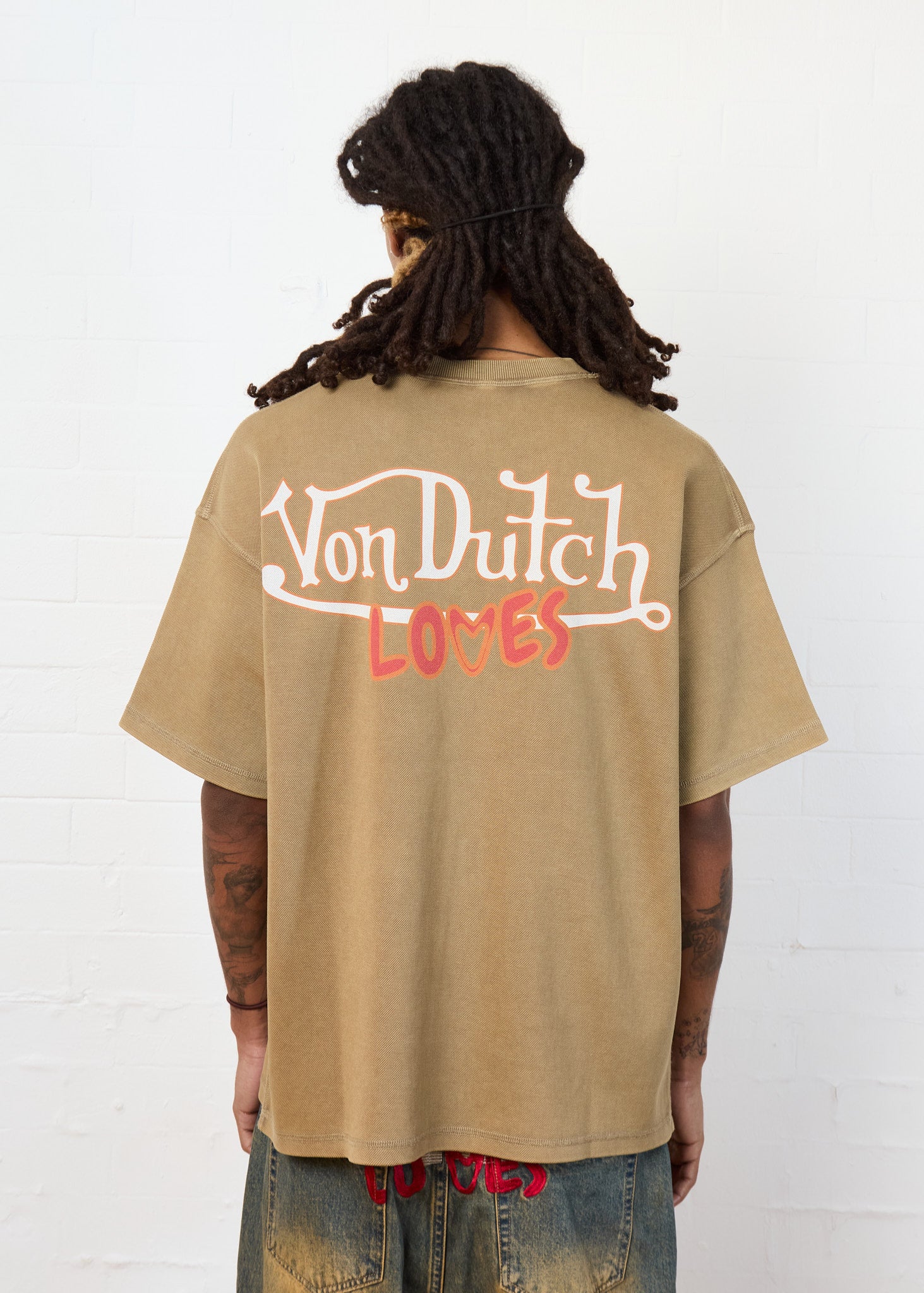 THREE LOVES TEE ( BROWN)