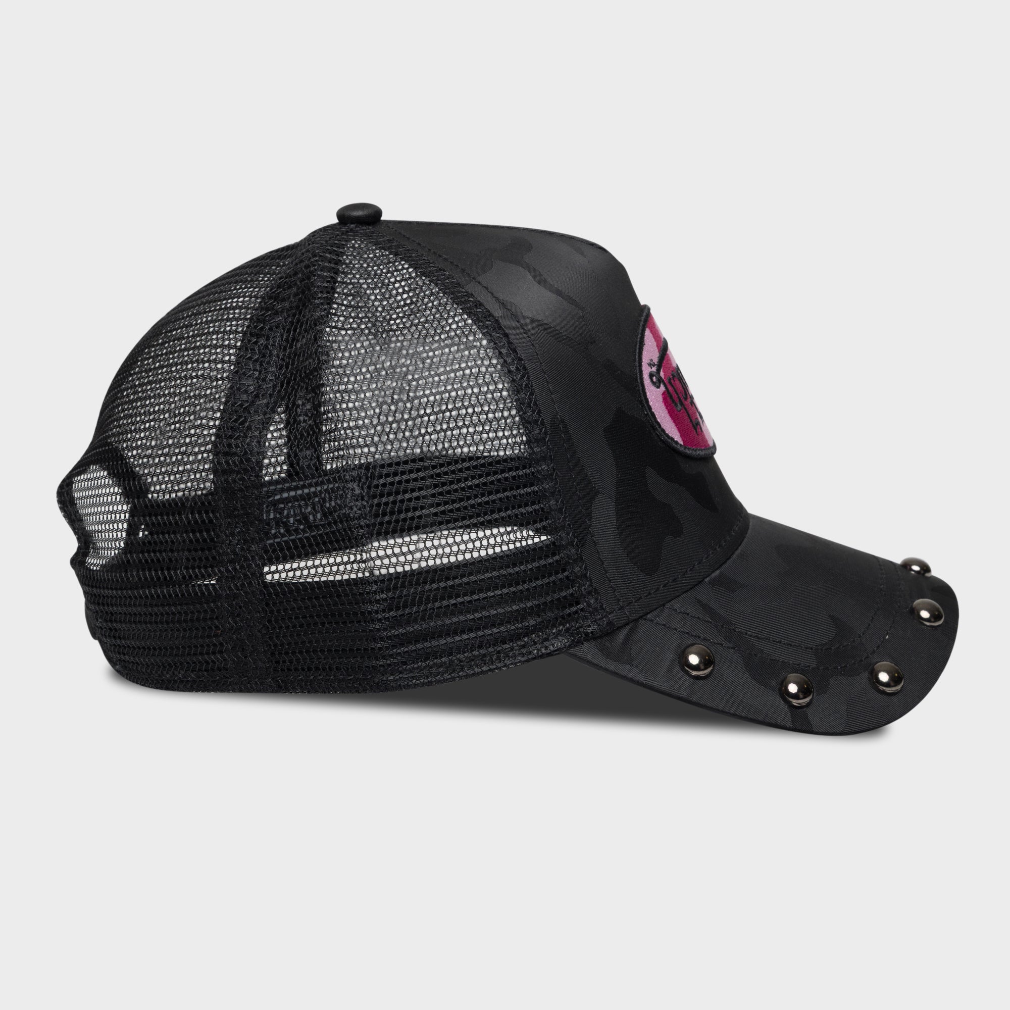 STUDDED TRUCKER