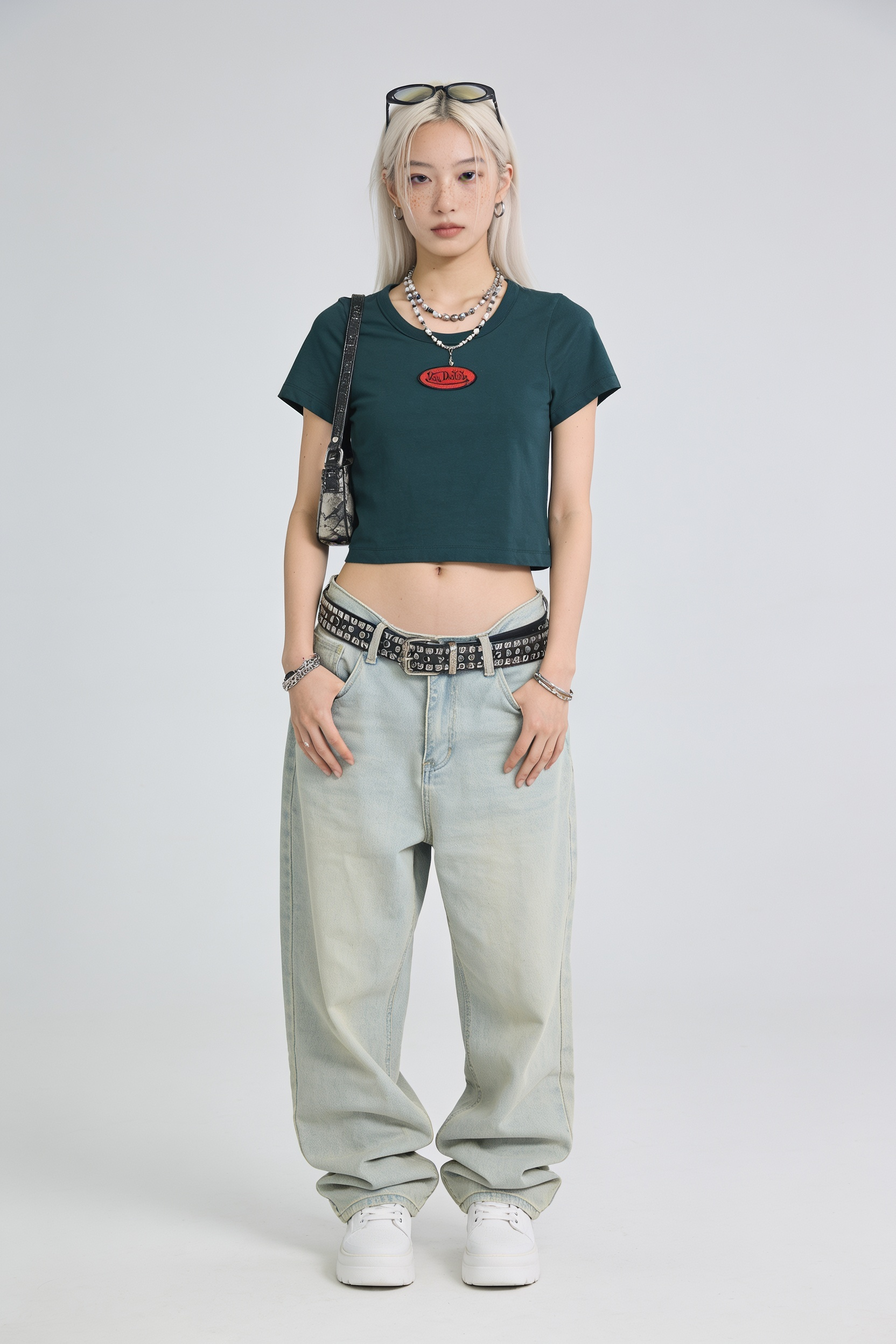 FOREST GREEN LOGO PATCH CROPPED TEE