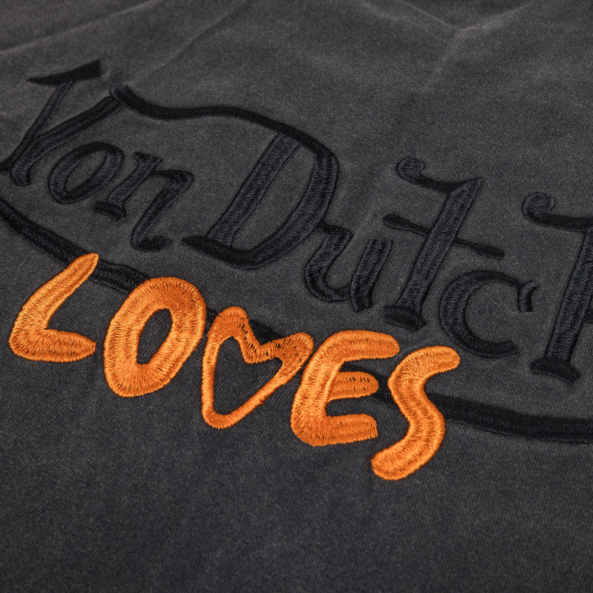 VINTAGE CULTURE X VON DUTCH LOVES DISTRESSED BLACK & ORANGE T-SHIRT