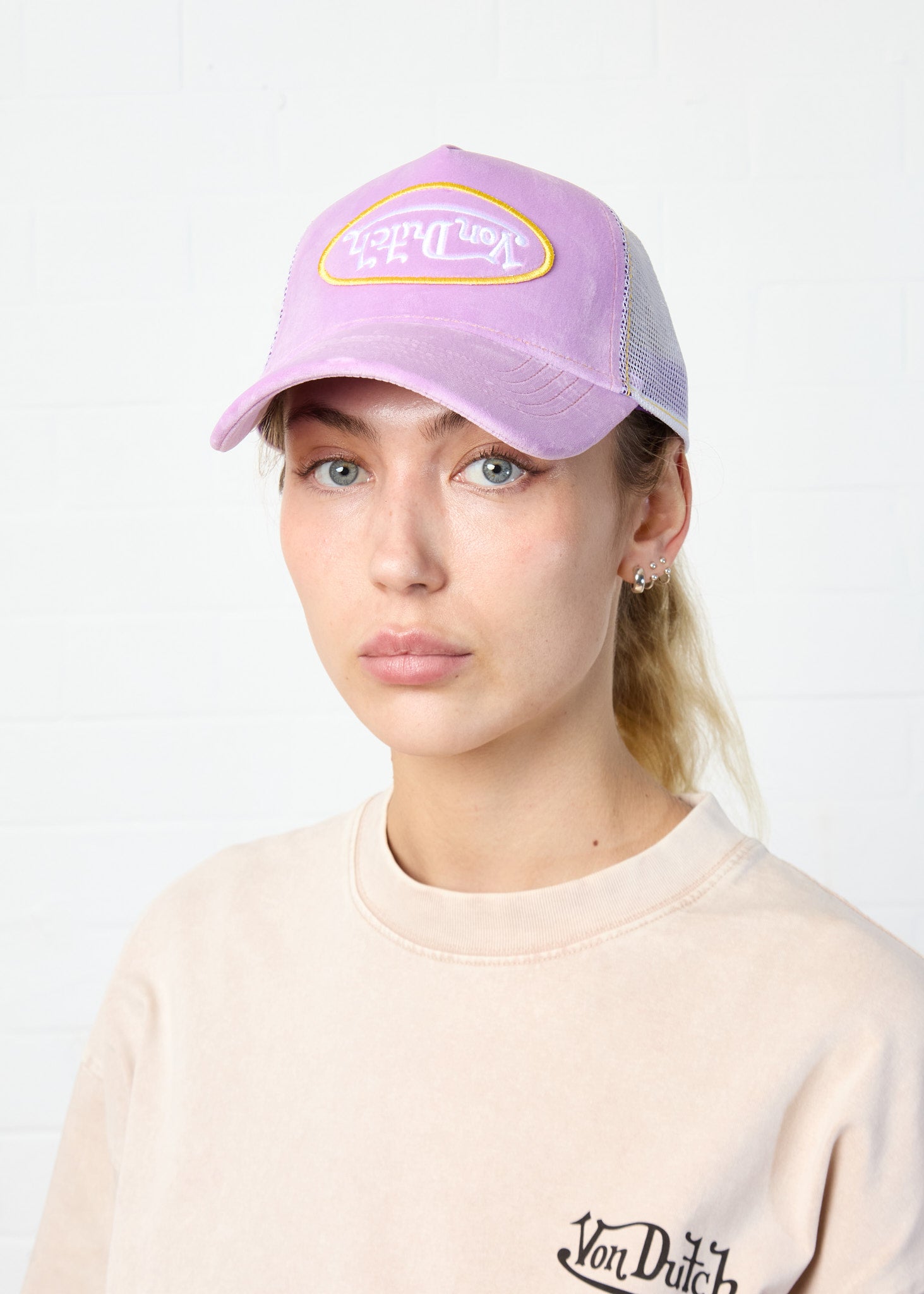 BARELY GRAPE VELVET TRUCKER