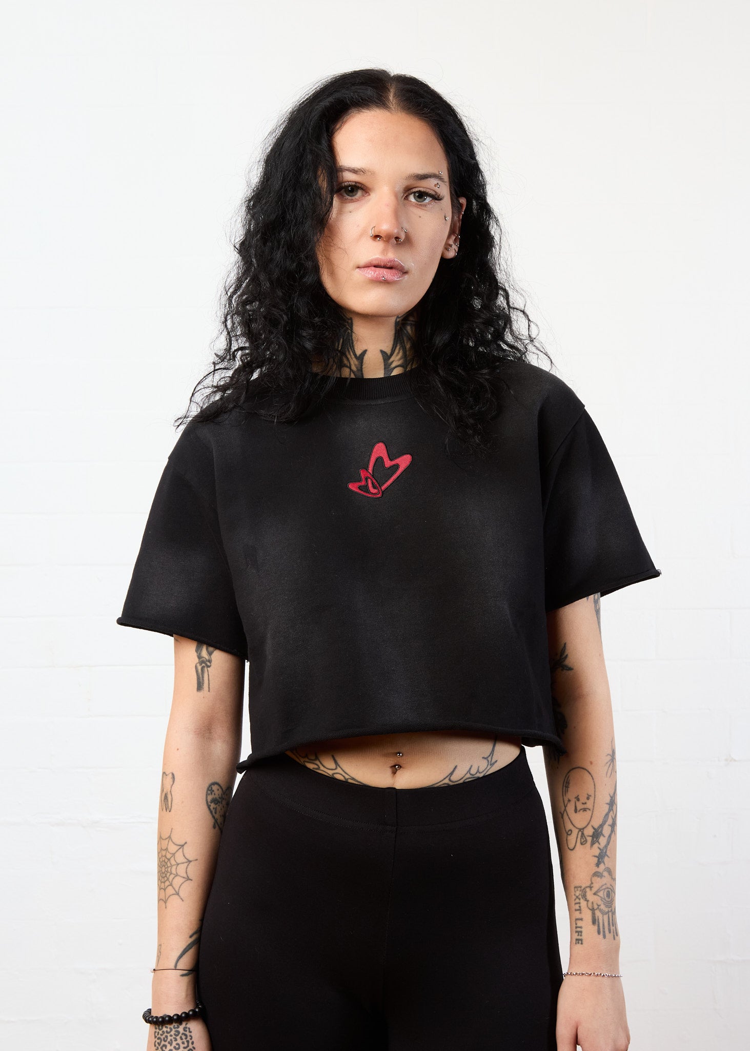 CROPPED "BABY" T (BLACK)