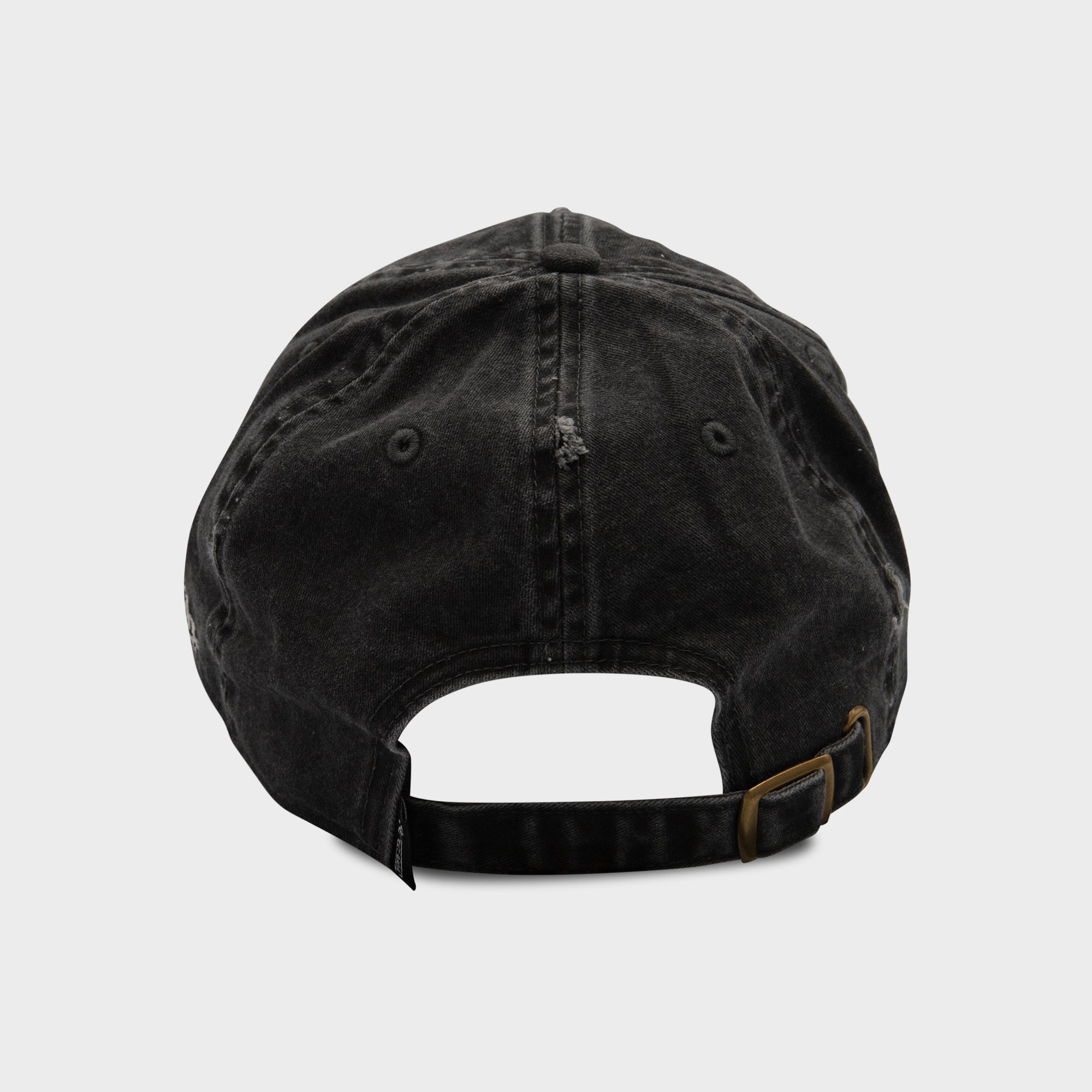 DISTRESSED HAT IN BLACK