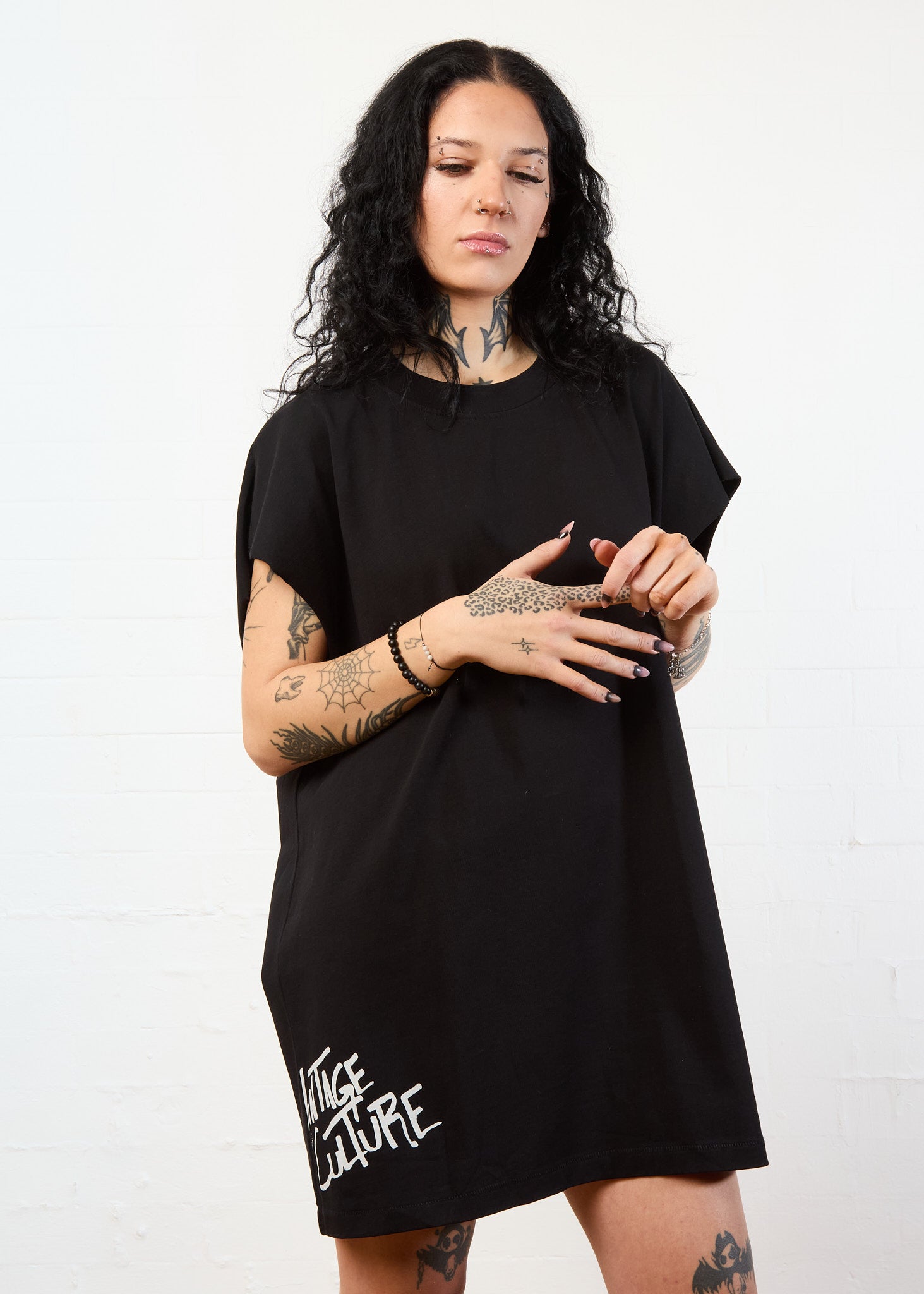 VINTAGE CULTURE X VON DUTCH LOVES LIMITED-EDITION MUSCLE T-SHIRT