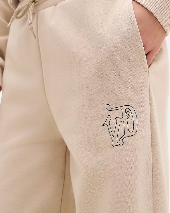 VON DUTCH WIDE LEG OUTLINE EMBROIDERED JOGGER Sweat pants in BEIGE