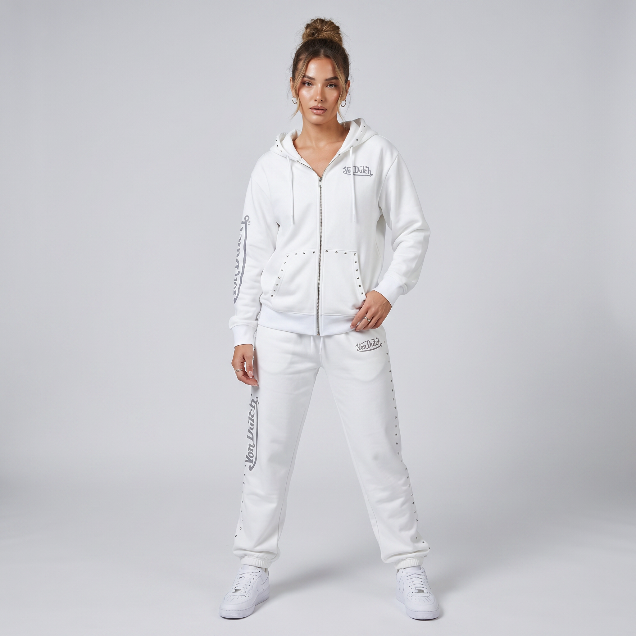 STUDDED JOGGER (WHITE)