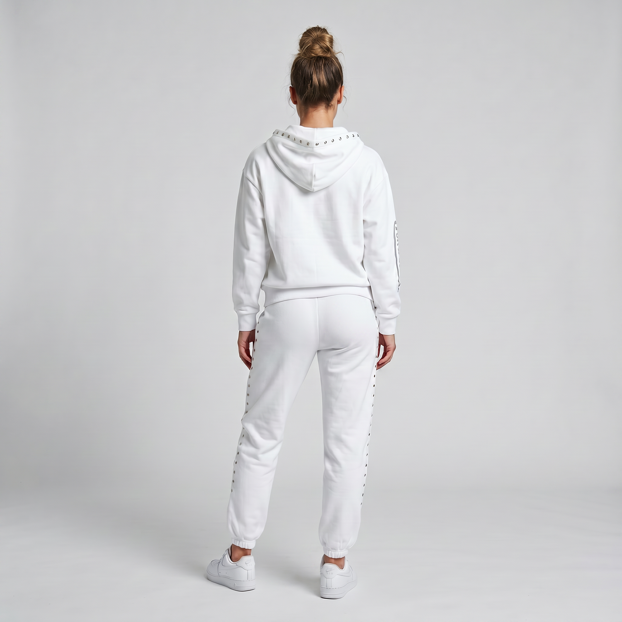 STUDDED JOGGER (WHITE)