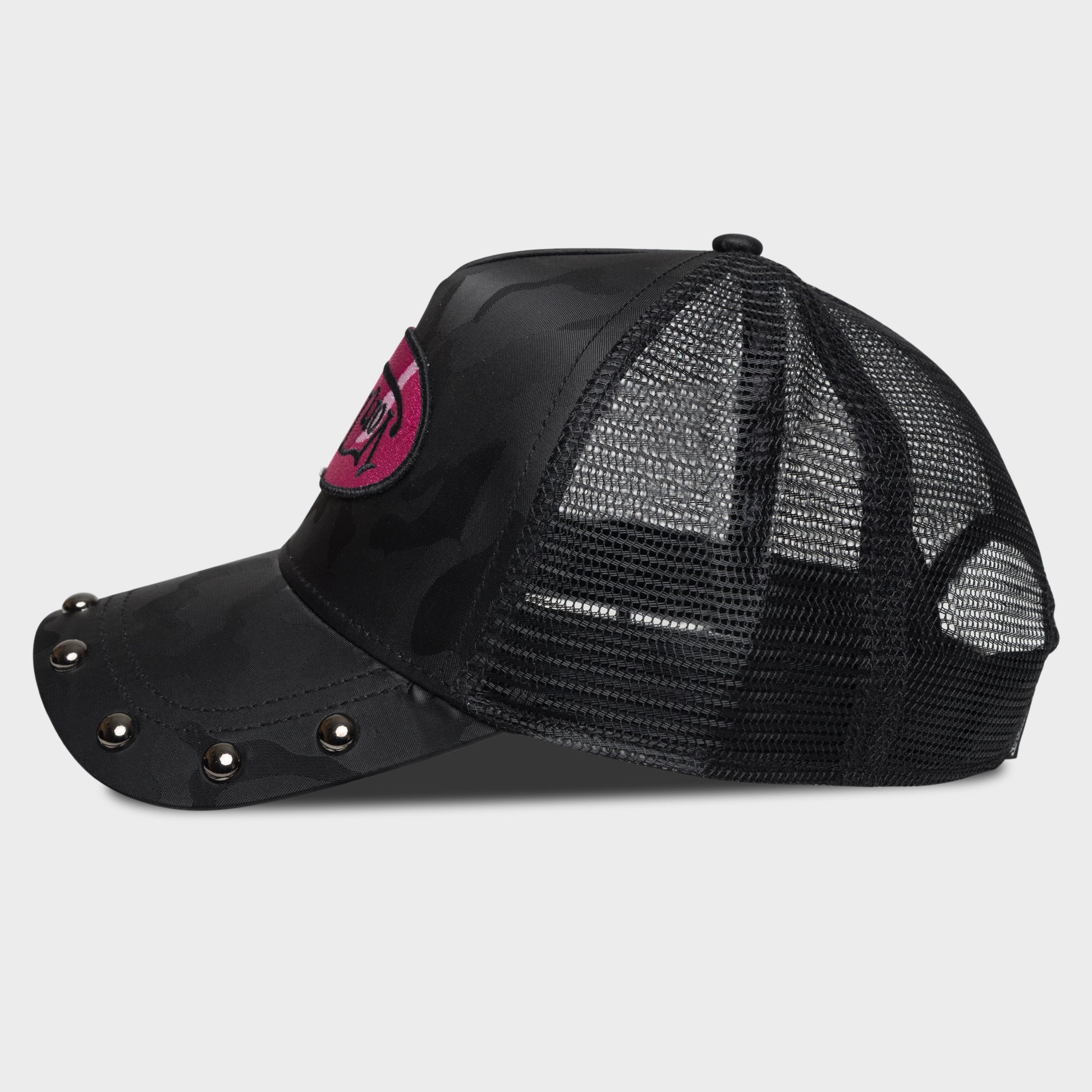 STUDDED TRUCKER