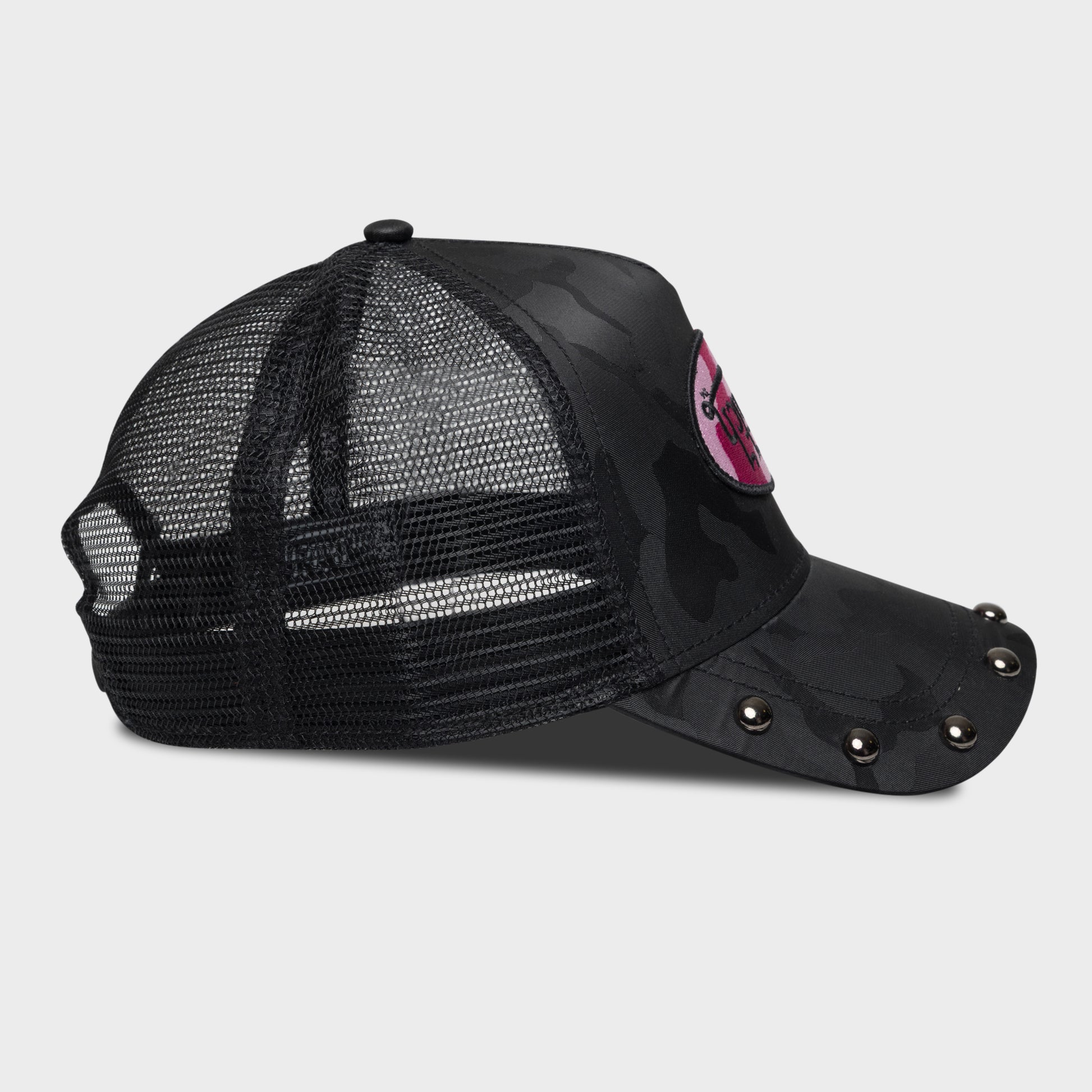 STUDDED TRUCKER