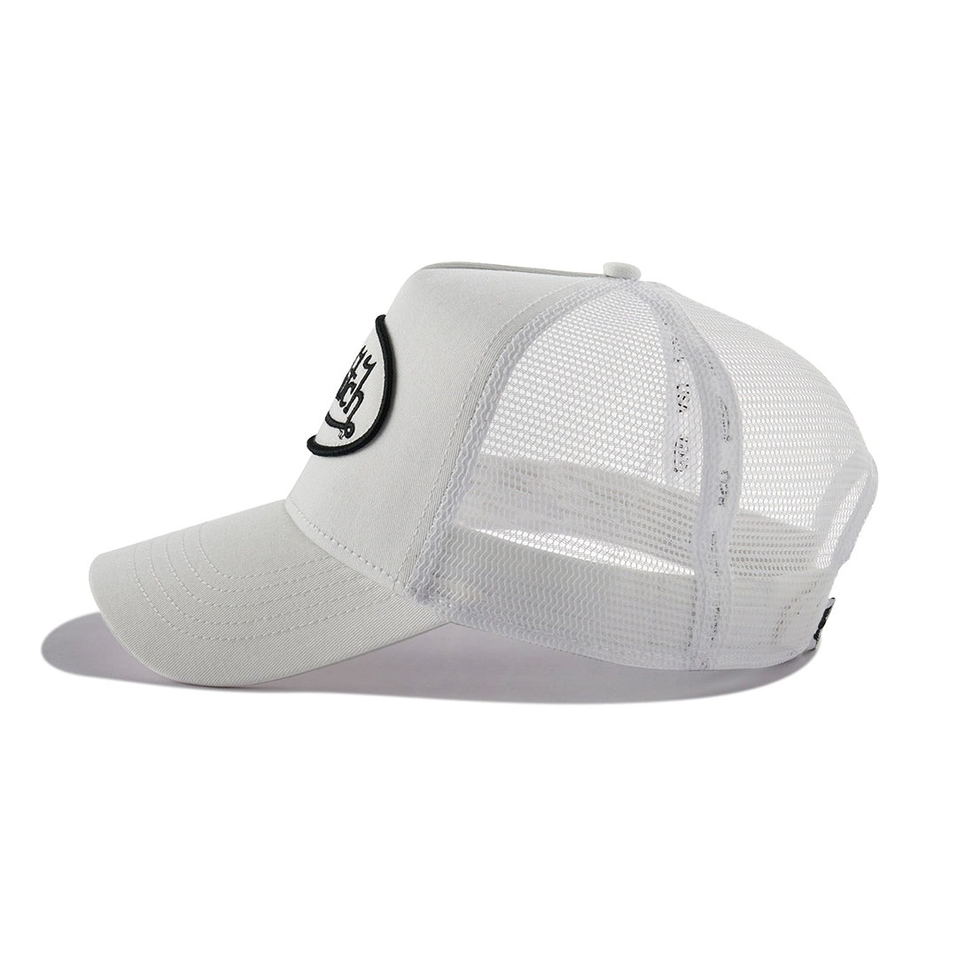 CLASSIC WHITE STAPLE TRUCKER