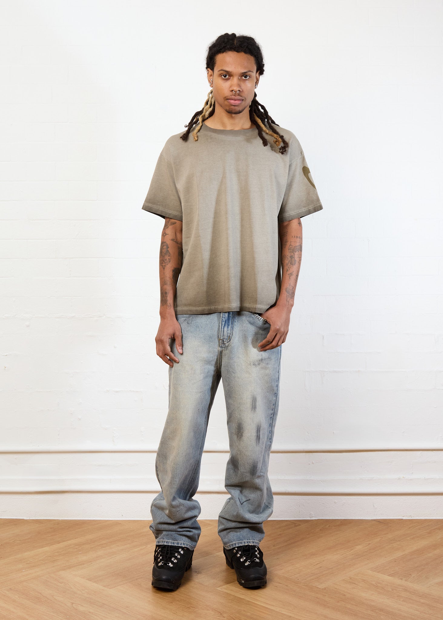 WEAR YOUR HEART ON YOUR SLEEVE (STONE)