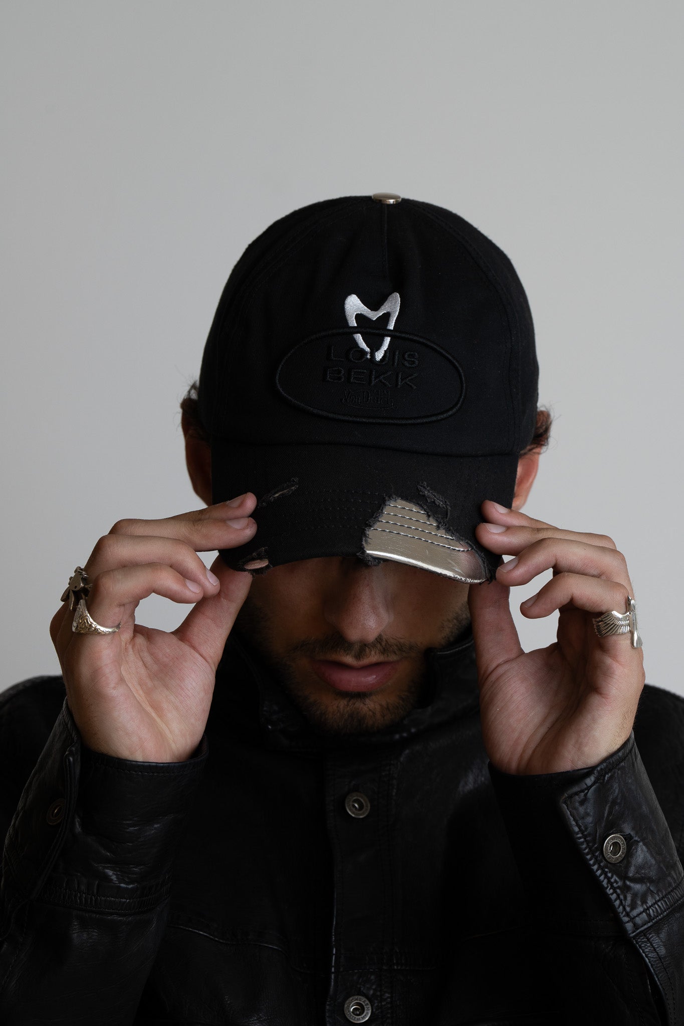 LOUIS BEKK X VON DUTCH LOVES (BLACKOUT)