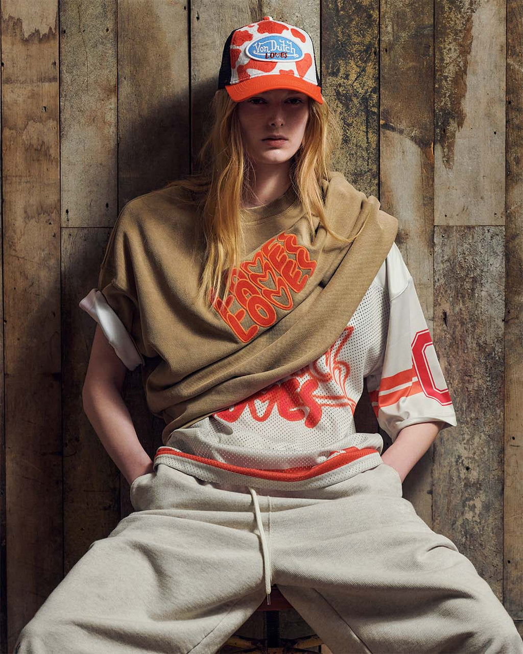 CLASSIC LOVES AMERICAN FOOTBALL JERSEY IN PUTTY & ORANGE