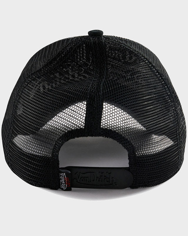 BLACK & WHITE LOVES TRUCKER