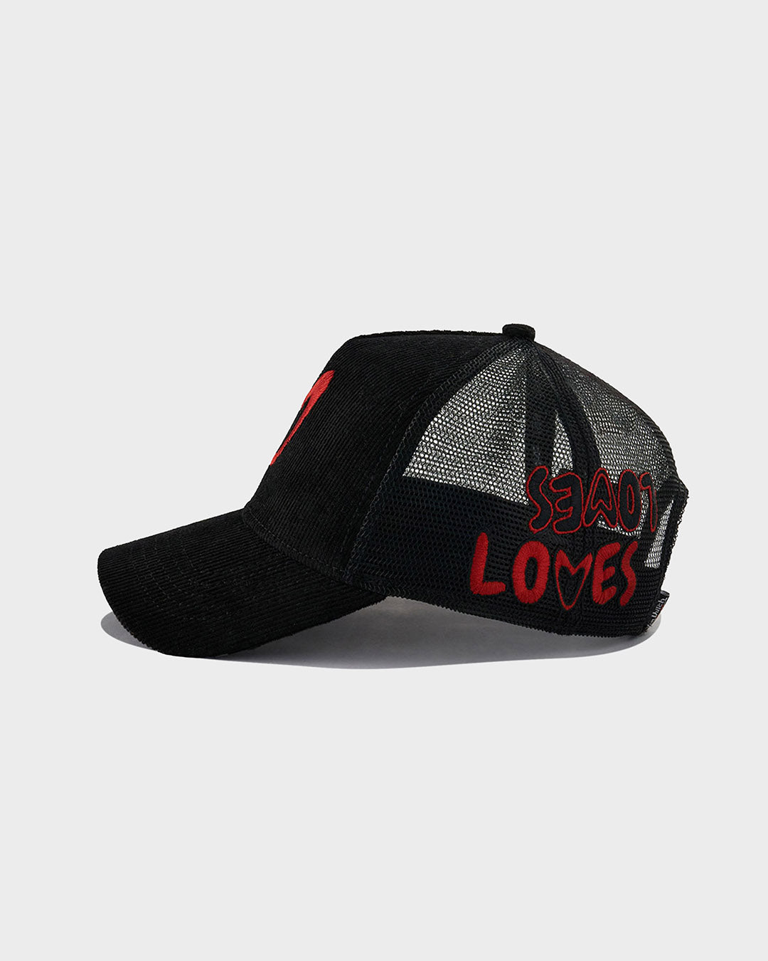 BLACK VON DUTCH LOVES LARGE HEART TRUCKER